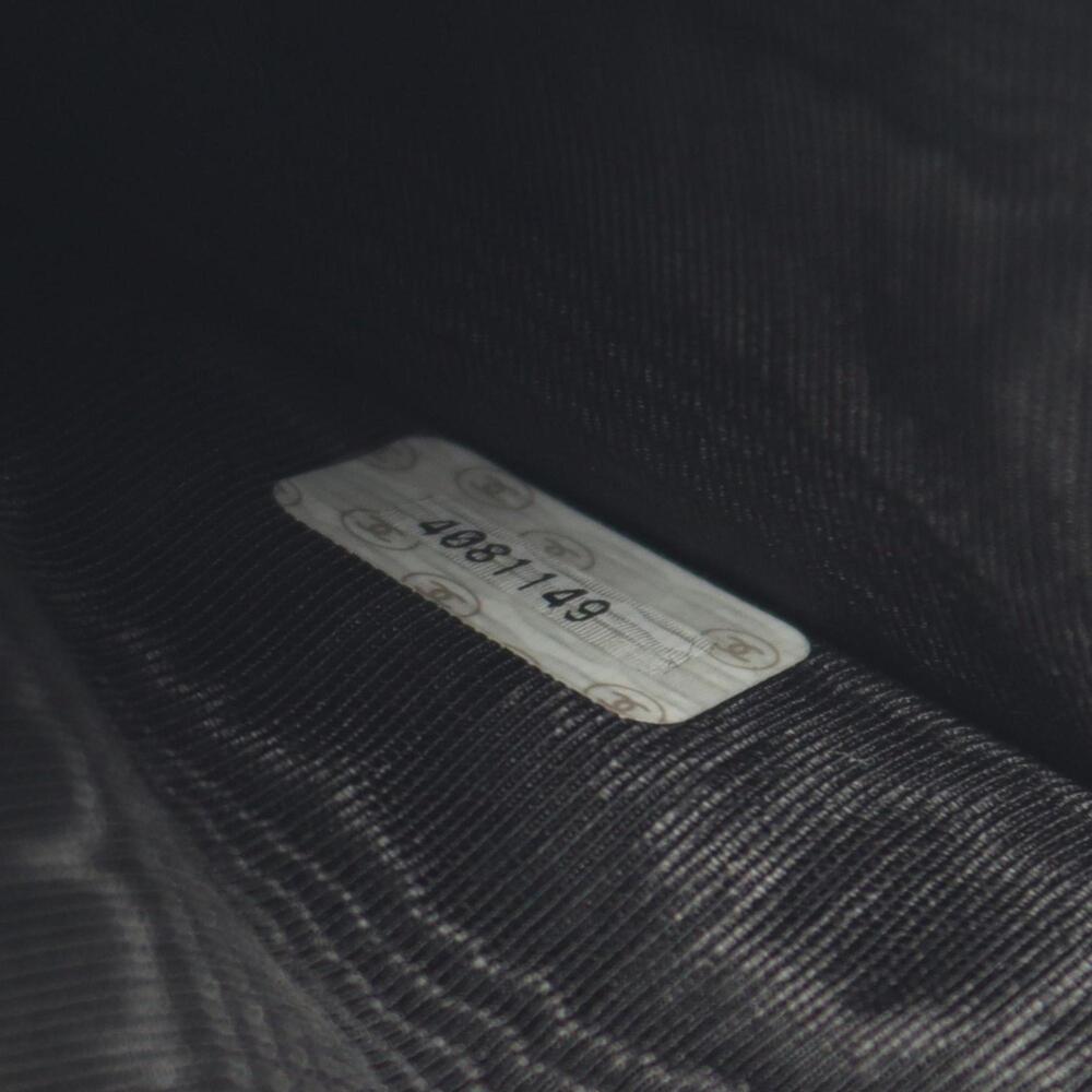 CHANEL Black Lambskin Leather Wallet - Picture 6 of 12